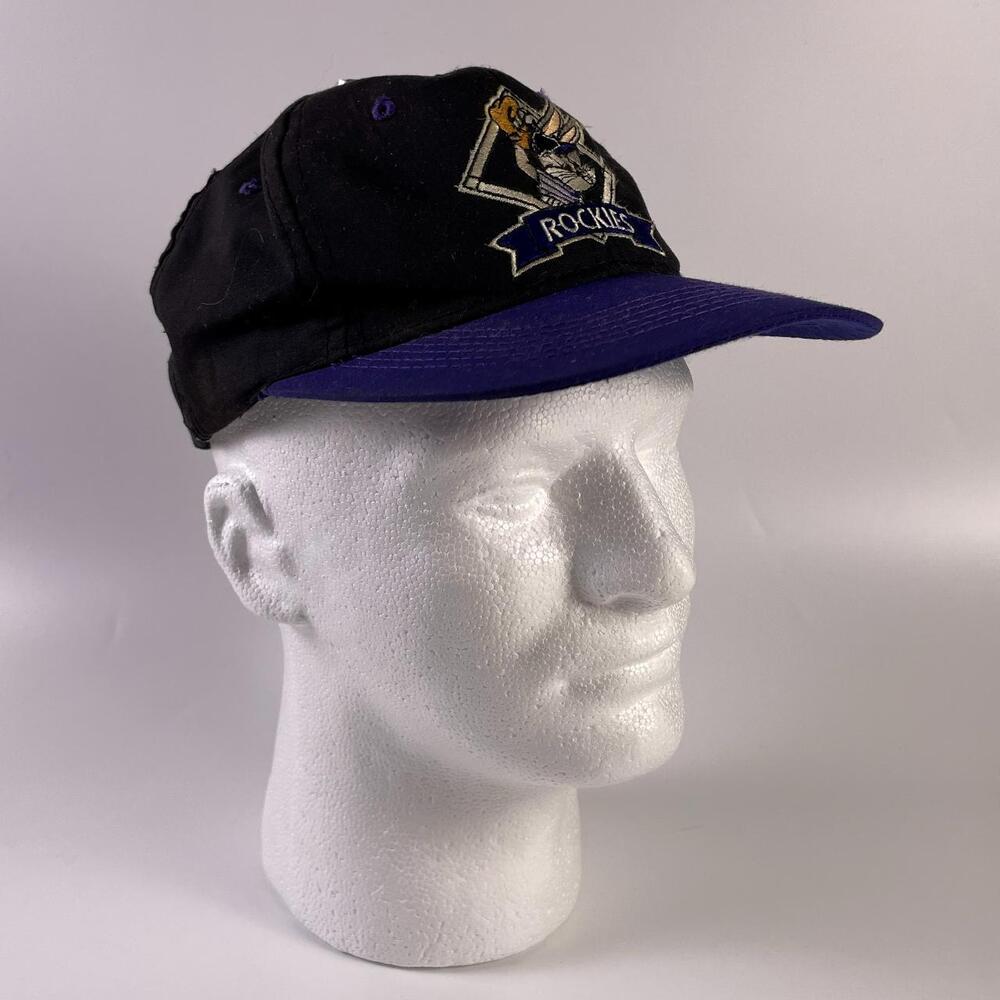 Vintage 1993 Looney Tunes Bugs Bunny Colorado Rockies Snapback Hat Black Purple